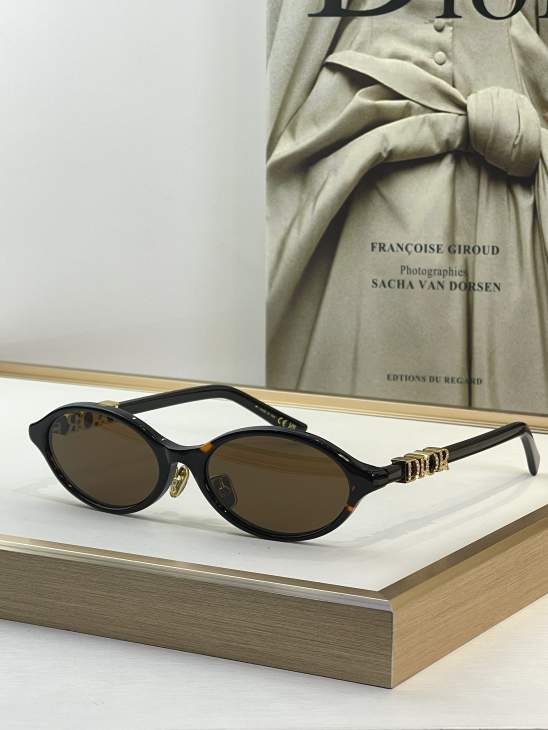 Picture of Dior Sunglasses _SKUfw76161933fw